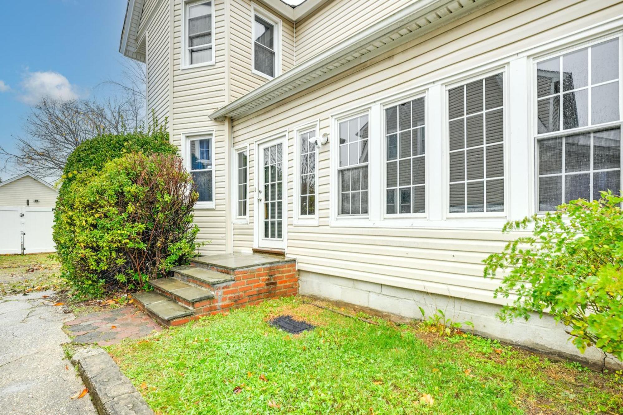 Charming Long Island Home With Fenced Yard! Freeport Zewnętrze zdjęcie