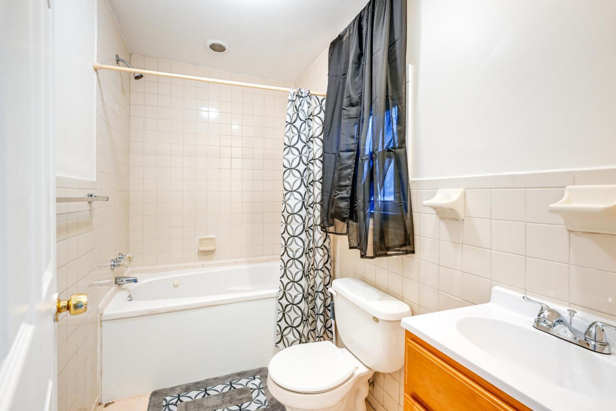 Charming Long Island Home With Fenced Yard! Freeport Zewnętrze zdjęcie